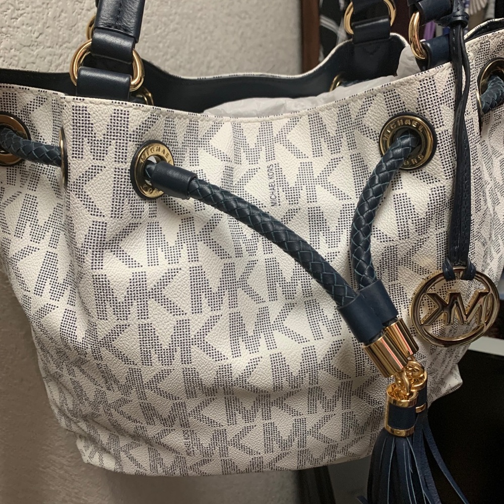 Michael Kors purse